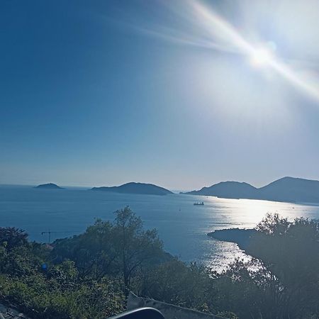 Apartamento La Terrazza Di Ameglia Alta Exterior foto
